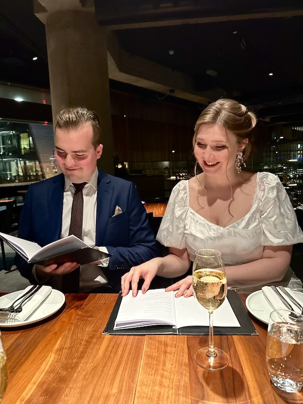 Bridal hairstyle and&nbsp;makeup